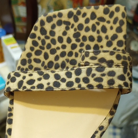 Stuart Weitzman Brown and Black Sandals - Picture 4 of 17